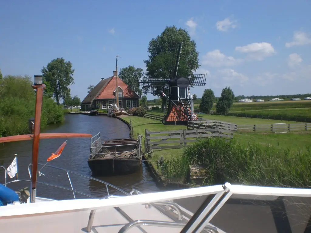 Through and around the Princehof and De Alde Feanen nature reserves